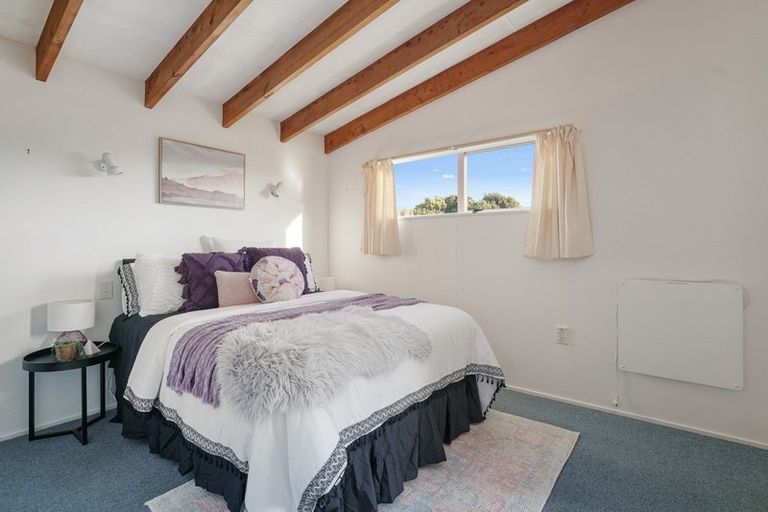 Photo of property in 20 Simcox Street, Otaki Beach, Otaki, 5512