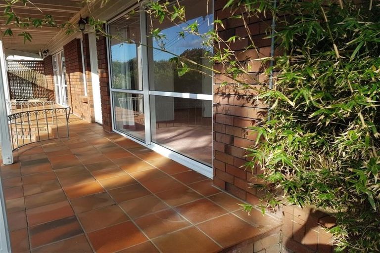 Photo of property in 1/45 Rothesay Bay Road, Rothesay Bay, Auckland, 0630