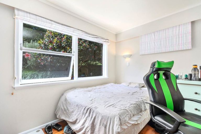 Photo of property in 20 Holt Avenue, Torbay, Auckland, 0630