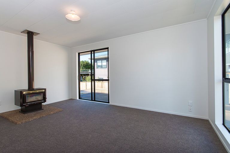 Photo of property in 7d Collingwood Road, Waiuku, 2123