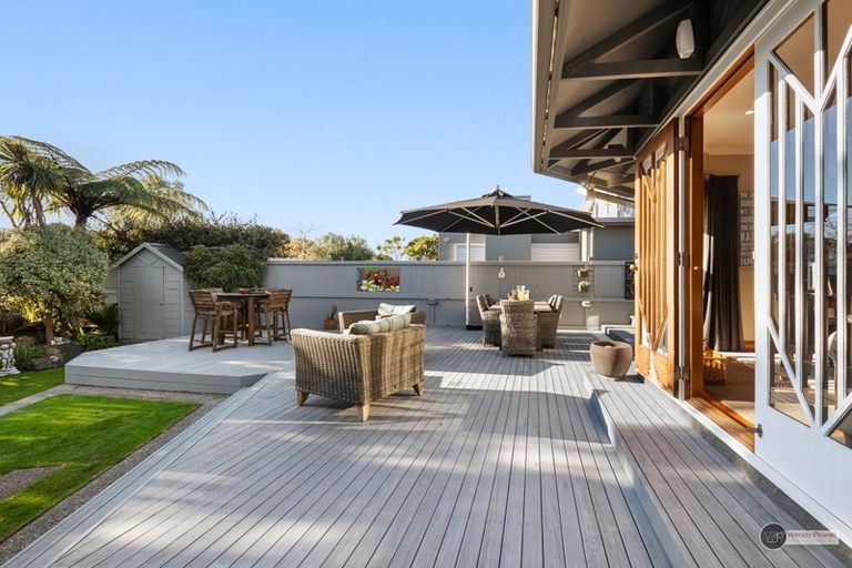 Photo of property in 37 Pohutukawa Street, Woburn, Lower Hutt, 5010