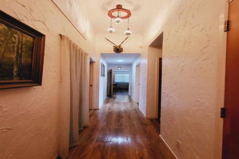 Photo of property in 14 Waimana Road, Conifer Grove, Takanini, 2112