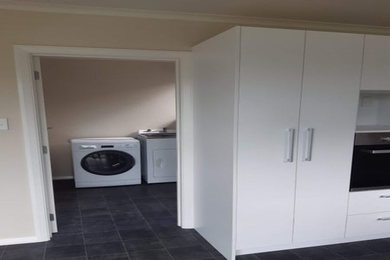 Photo of property in 8 Honeystone Street, Helensburgh, Dunedin, 9010