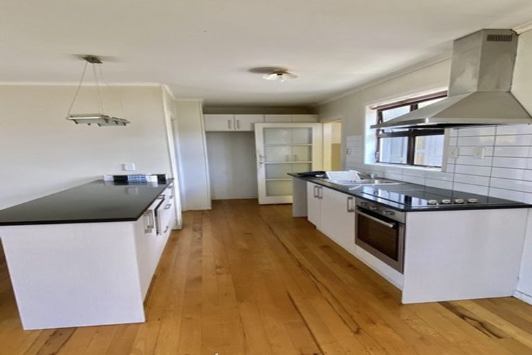 Photo of property in 488 East Coast Road, Windsor Park, Auckland, 0630