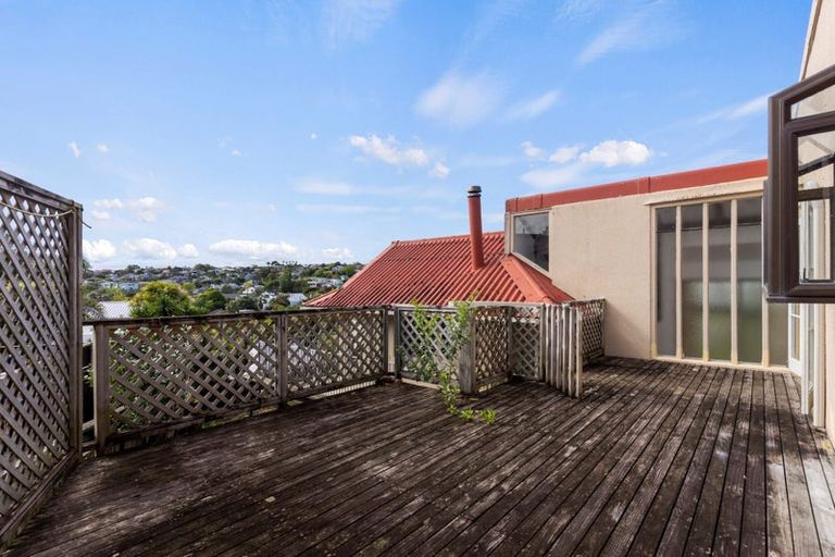 Photo of property in 2/11 Korotaha Terrace, Rothesay Bay, Auckland, 0630
