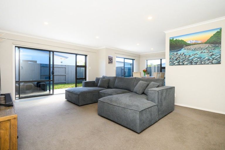 Photo of property in 59 Rosalie Terrace, Kelvin Grove, Palmerston North, 4414