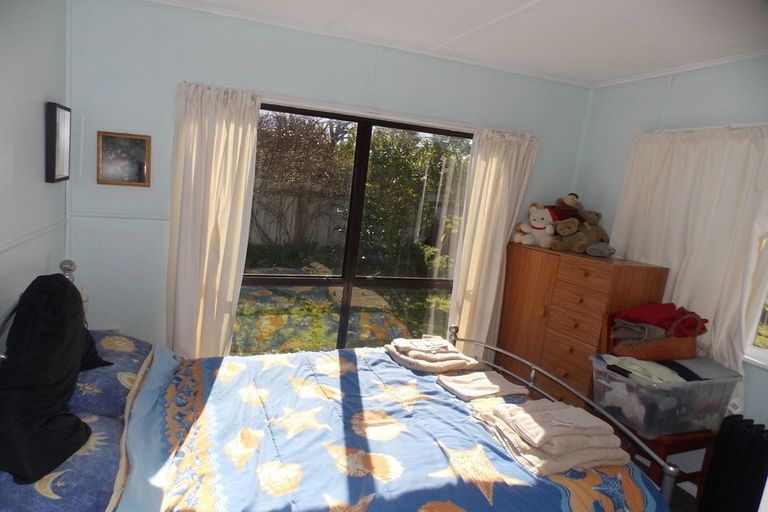 Photo of property in 24 Nuku Street, Tangimoana, 4822