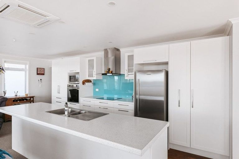 Photo of property in 35 Coppelia Avenue, Omokoroa, 3114