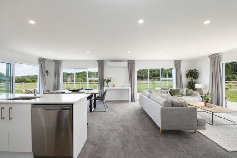 Photo of property in 13 Kahikatea Drive, Kinloch, Taupo, 3377