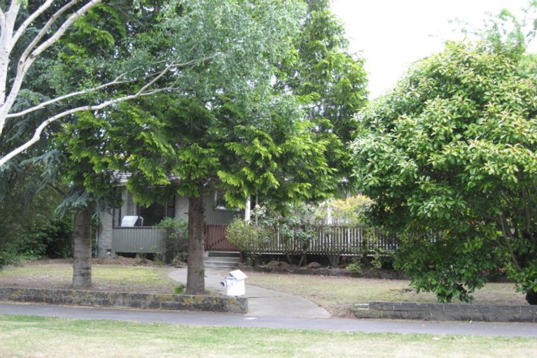 Photo of property in 2 Deepdale Street, Burnside, Christchurch, 8053