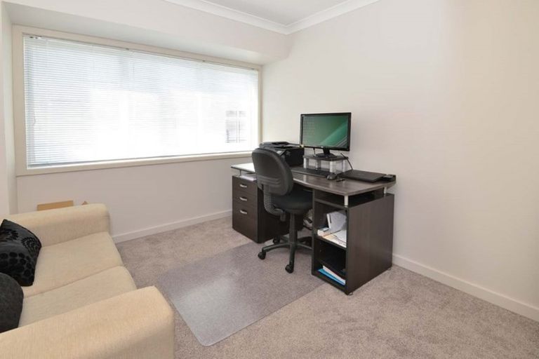 Photo of property in 16 Parkside Drive, Orewa, 0931