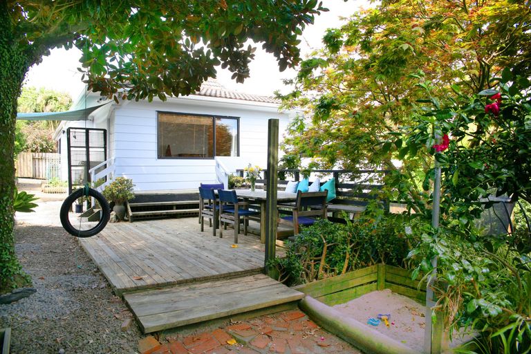 Photo of property in 19 Correa Court, Goodwood Heights, Auckland, 2105