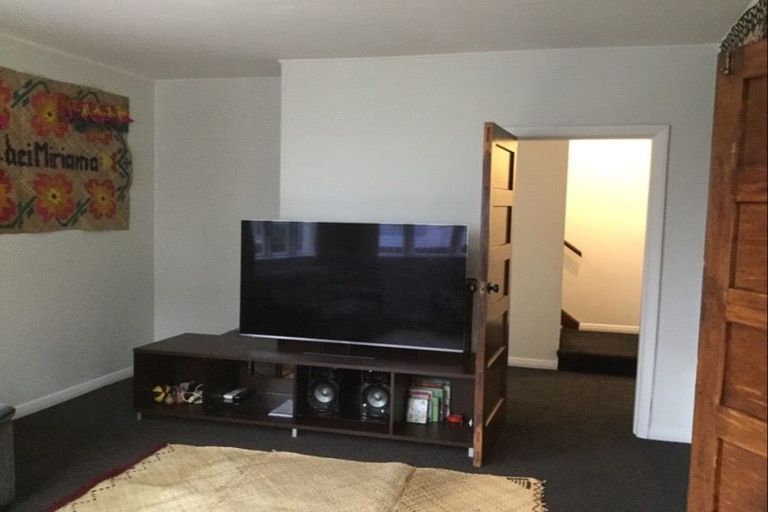 Photo of property in 106 Moorefield Road, Johnsonville, Wellington, 6037