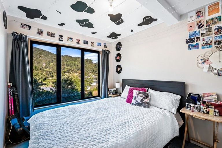 Photo of property in 13a Ferry Road, Days Bay, Lower Hutt, 5013