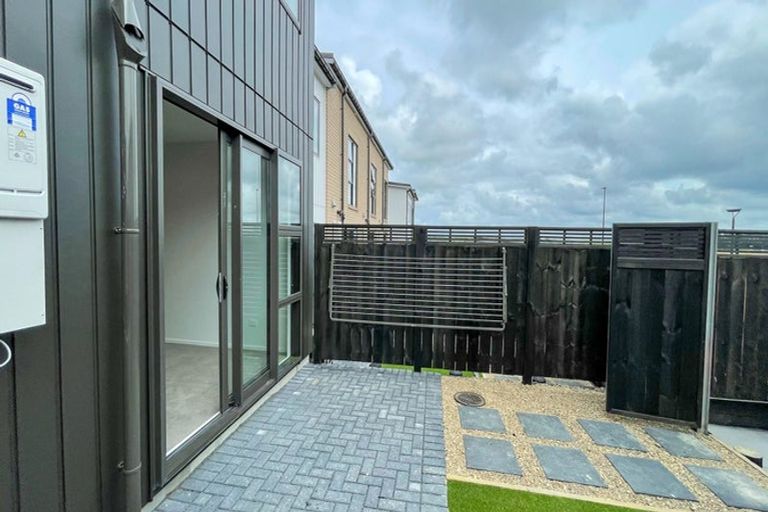 Photo of property in 78 Manarini Road, Westgate, Auckland, 0614