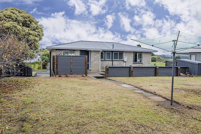 Photo of property in 3 Robert Mckeen Street, Otaki Beach, Otaki, 5512