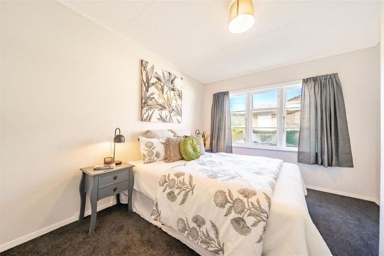 Photo of property in 6 Russell Road, Wainuiomata, Lower Hutt, 5014