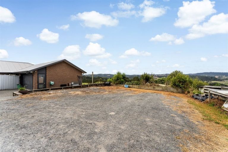 Photo of property in 175a Pinchgut Road, Kaukapakapa, 0873