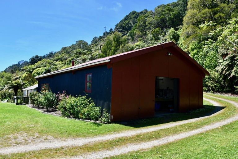 Photo of property in 4546 Karamea Highway, Karamea, 7893