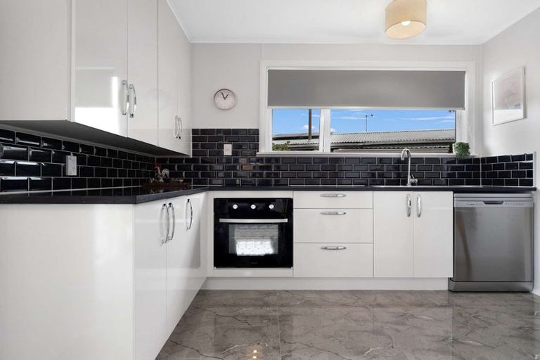 Photo of property in 20 Keats Crescent, Enderley, Hamilton, 3214