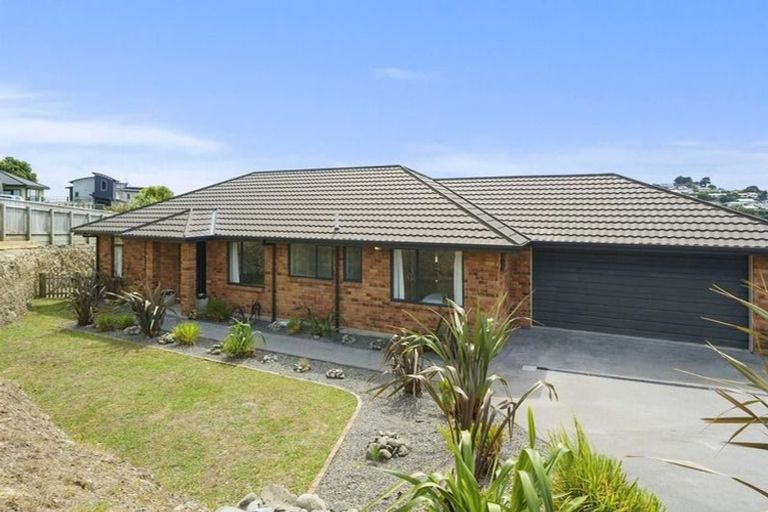 Photo of property in 22 Aotea Drive, Aotea, Porirua, 5024