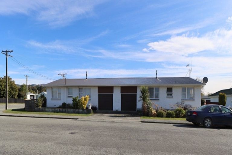 Photo of property in 16 Opie Street, Waimate, 7924