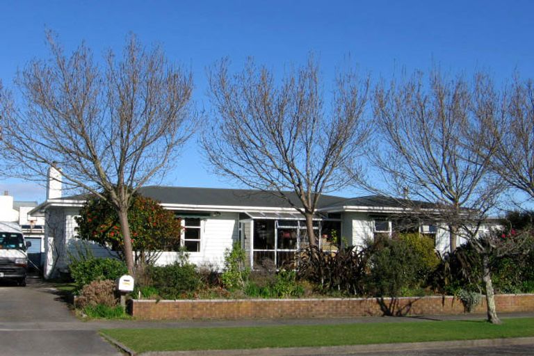 Photo of property in 16 Henare Street, West End, Palmerston North, 4412