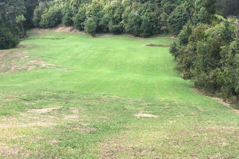 Photo of property in 152n Parker Road, Oratia, Auckland, 0604