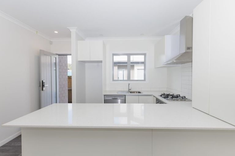 Photo of property in 2/12 The Strand, Wainuiomata, Lower Hutt, 5014