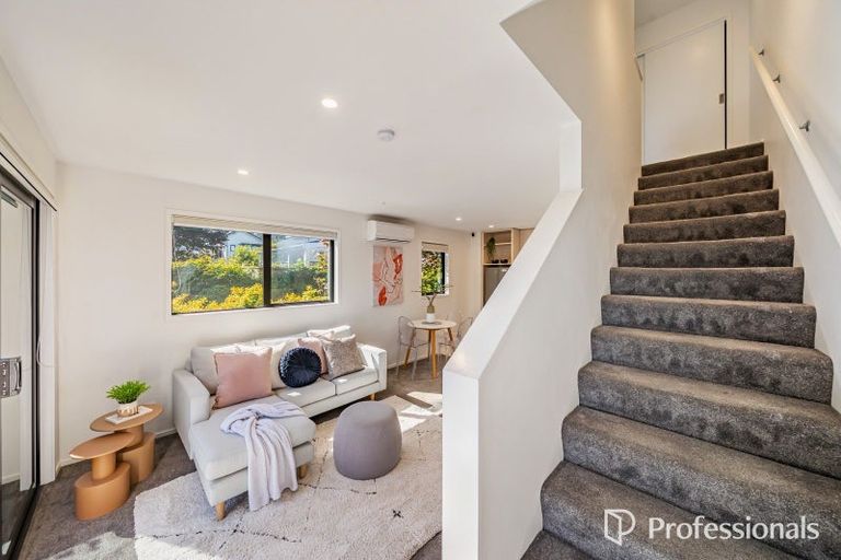 Photo of property in 2/97 Whites Line East, Waiwhetu, Lower Hutt, 5010