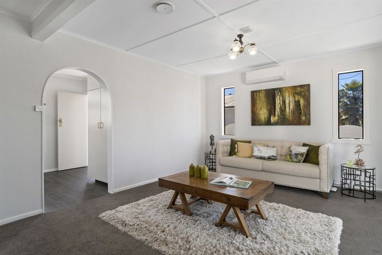 Photo of property in 38 Queen Road, Bellevue, Tauranga, 3110