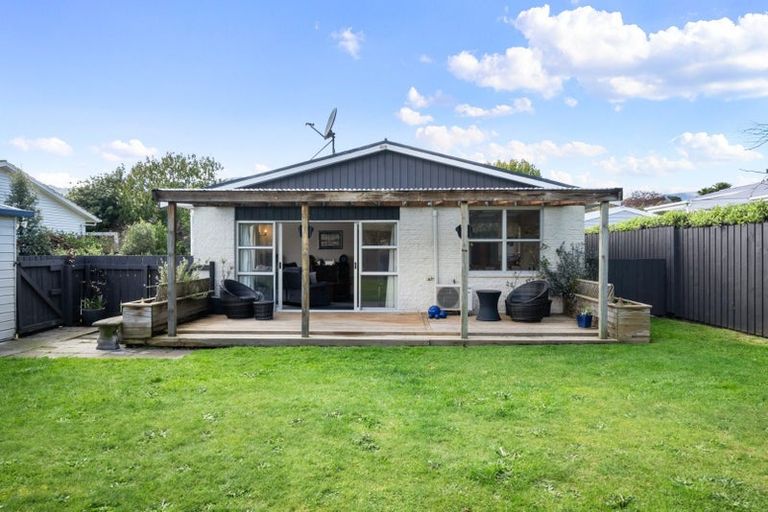 Photo of property in 18 Leybourne Avenue, Waikanae, 5036