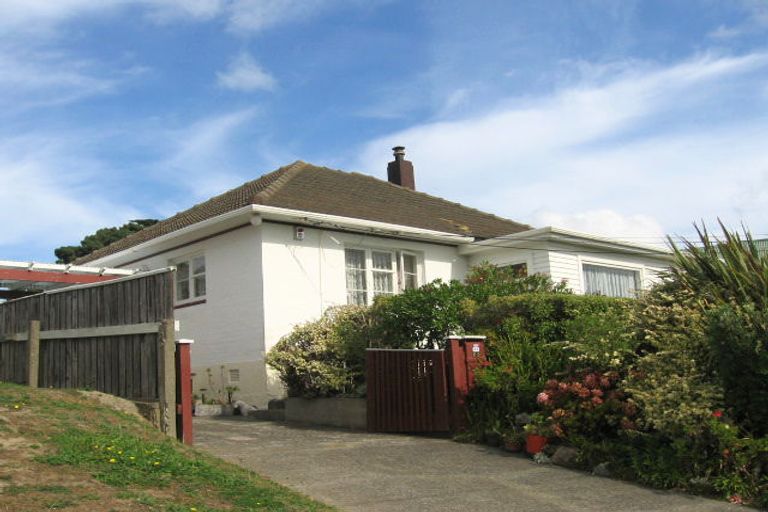 Photo of property in 60 Tannadyce Street, Strathmore Park, Wellington, 6022