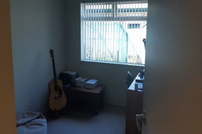 Photo of property in 10 Centreway Road, Orewa, 0931