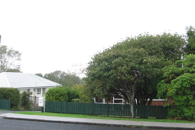 Photo of property in 10 Greenhill Crescent, Pakuranga, Auckland, 2010