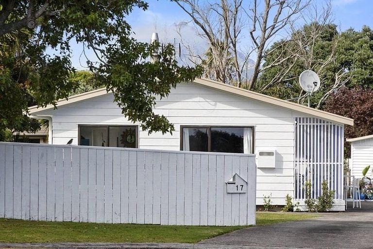 Photo of property in 17 Kipling Drive, Whalers Gate, New Plymouth, 4310