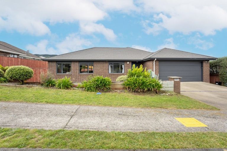 Photo of property in 5 Ronald Scott Grove, Riverstone Terraces, Upper Hutt, 5018