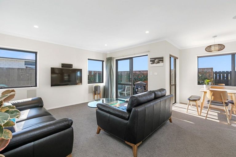 Photo of property in 24 Marion Crescent, Papamoa Beach, Papamoa, 3118