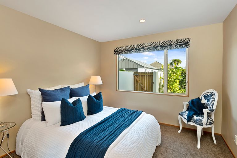 Photo of property in 31b Sandwich Road, Beckenham, Christchurch, 8023