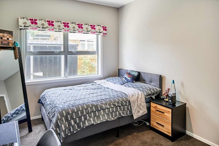 Photo of property in 25 Paparoa Crescent, Aotea, Porirua, 5024