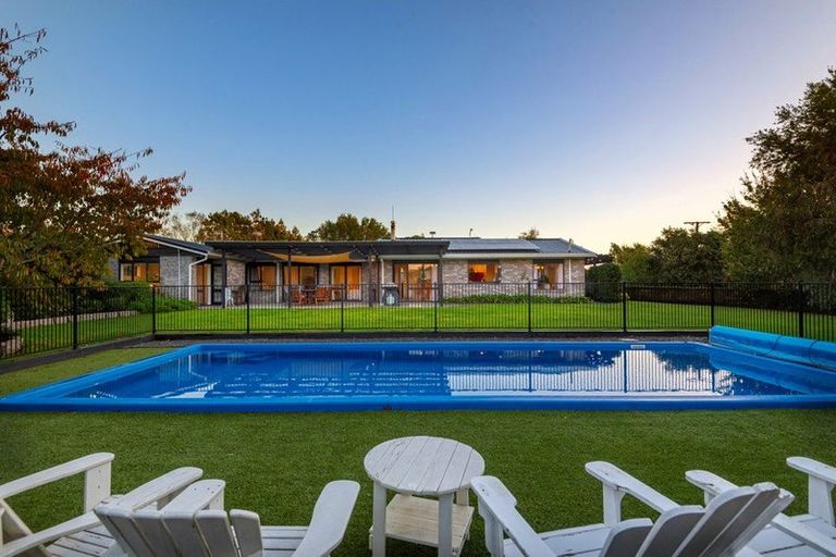 Photo of property in 1343 Kahikatea Flat Road, Kaukapakapa, 0871