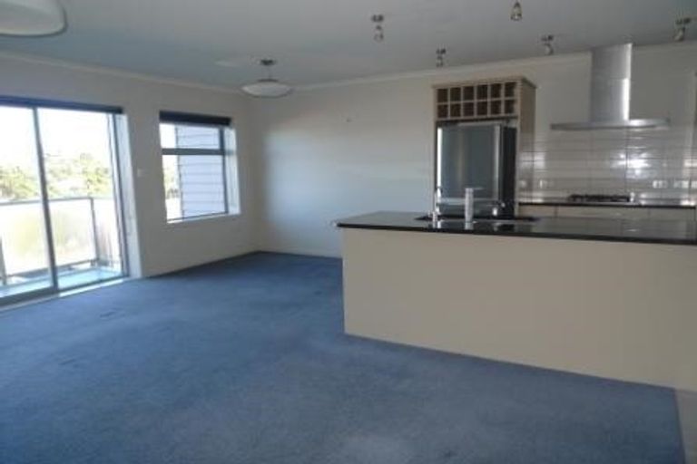 Photo of property in 52d Mandalay Terrace, Khandallah, Wellington, 6035