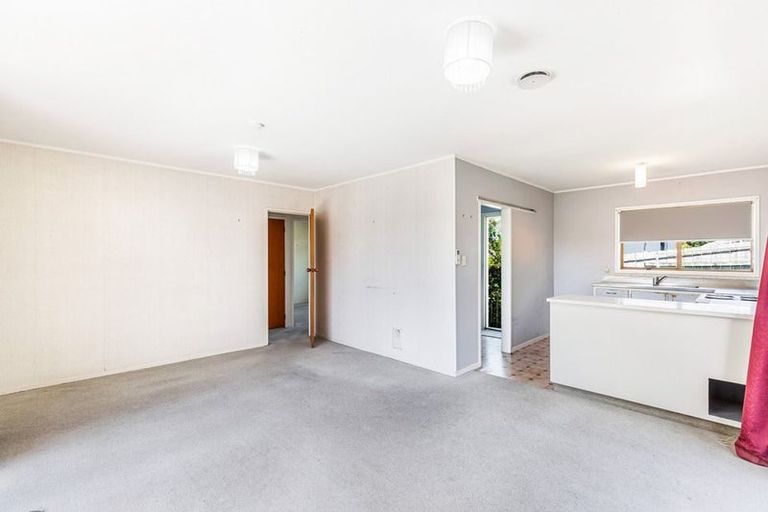 Photo of property in 1/4173a Great North Road, Glen Eden, Auckland, 0602