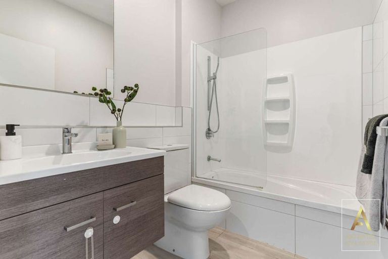 Photo of property in 10 Ceramic Lane, New Lynn, Auckland, 0600