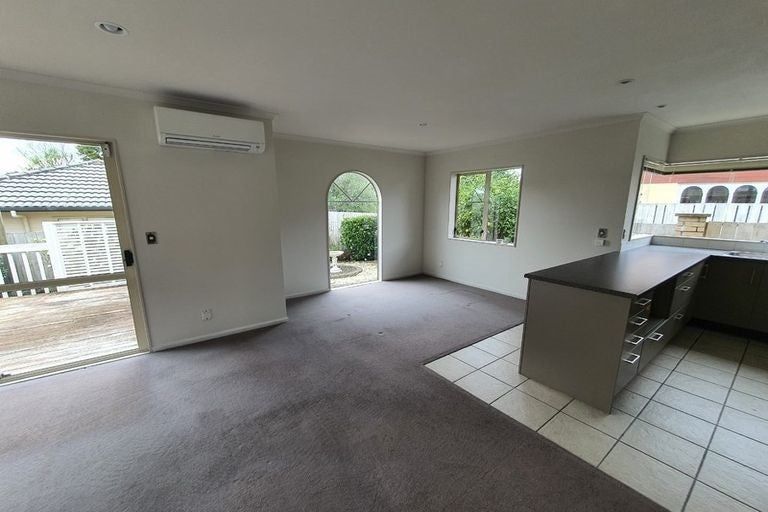 Photo of property in 4a Elcoat Avenue, Henderson, Auckland, 0612