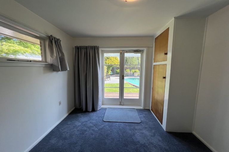 Photo of property in 11 Sevenoaks Drive, Bryndwr, Christchurch, 8053