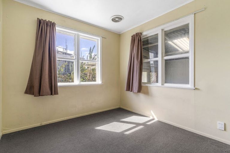 Photo of property in 61 Penrose Road, Mount Wellington, Auckland, 1060