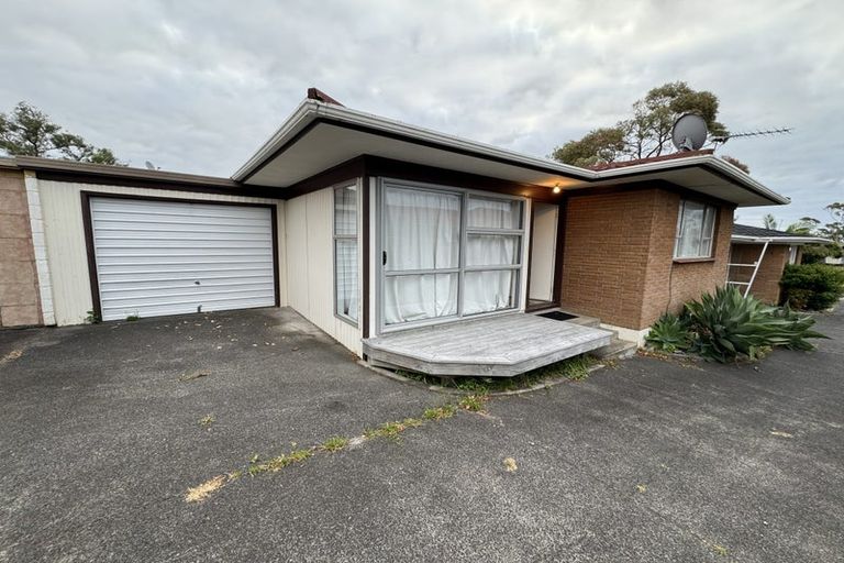 Photo of property in 2/38 Ballater Place, Highland Park, Auckland, 2010