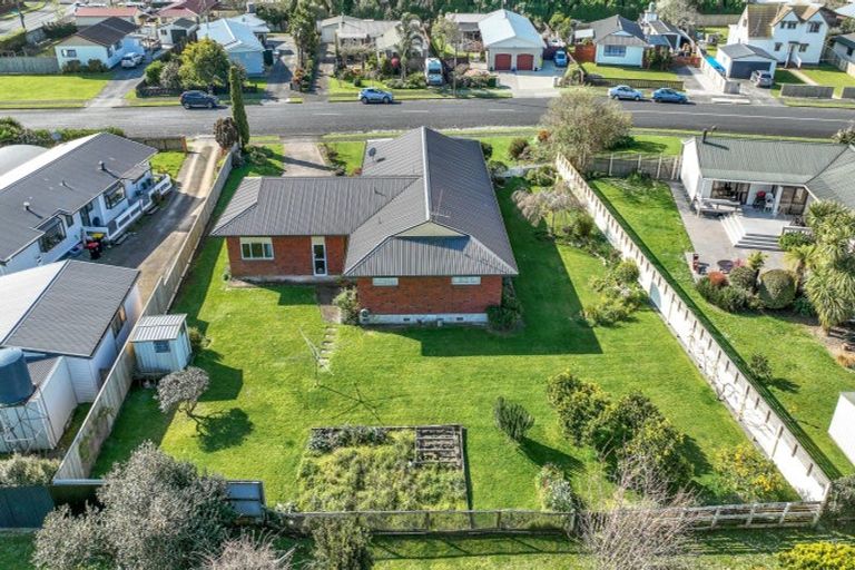 Photo of property in 61 Hayward Road, Ngatea, 3503