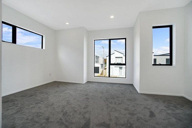 Photo of property in 110 Bellbird Street, Papakura, 2110